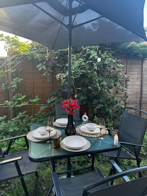 Entire 1Bed Stratford Westfield London Exterior photo