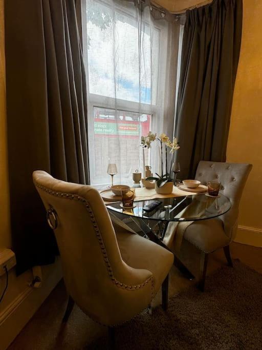 Entire 1Bed Stratford Westfield London Exterior photo