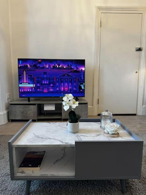 Entire 1Bed Stratford Westfield London Exterior photo