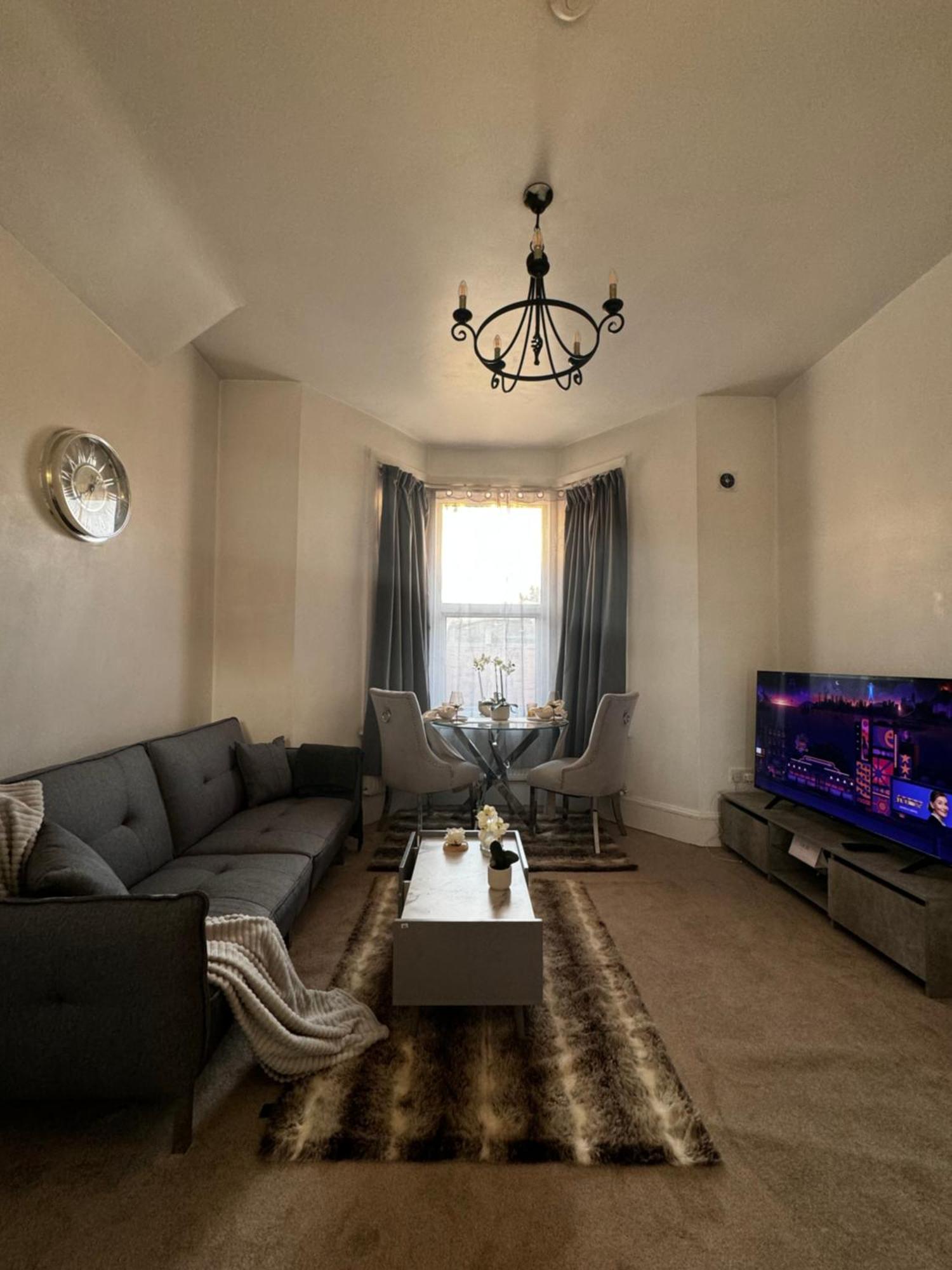 Entire 1Bed Stratford Westfield London Exterior photo