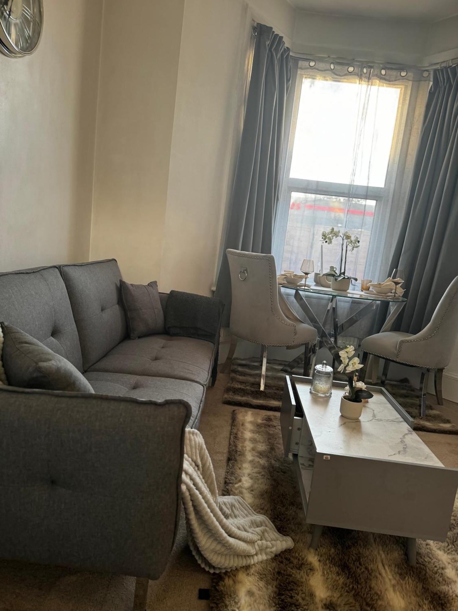 Entire 1Bed Stratford Westfield London Exterior photo