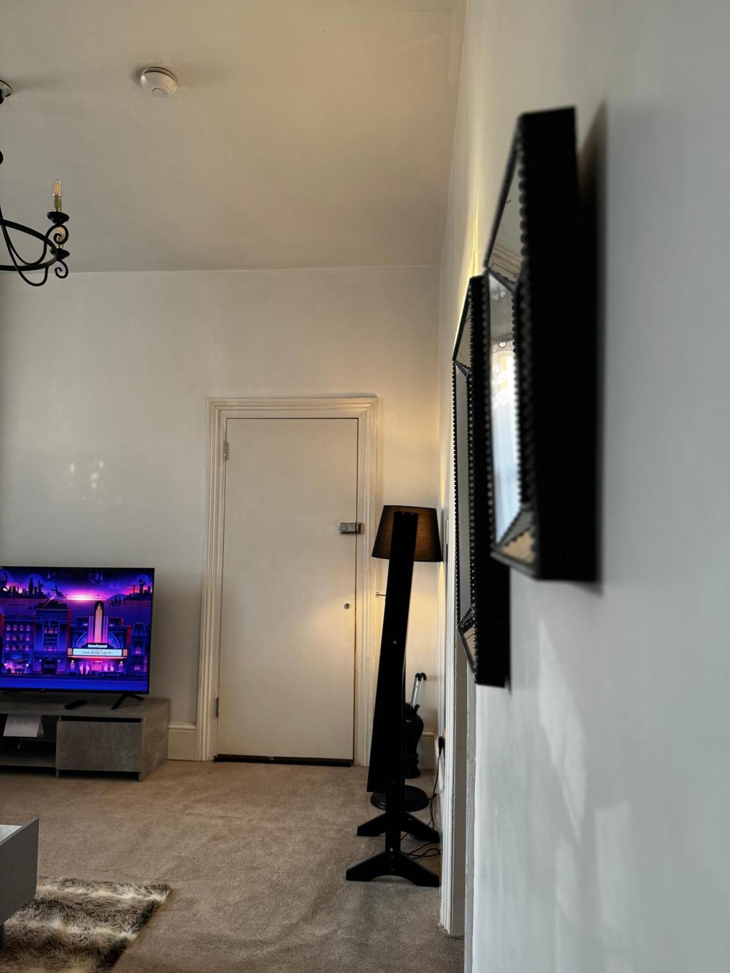Entire 1Bed Stratford Westfield London Exterior photo