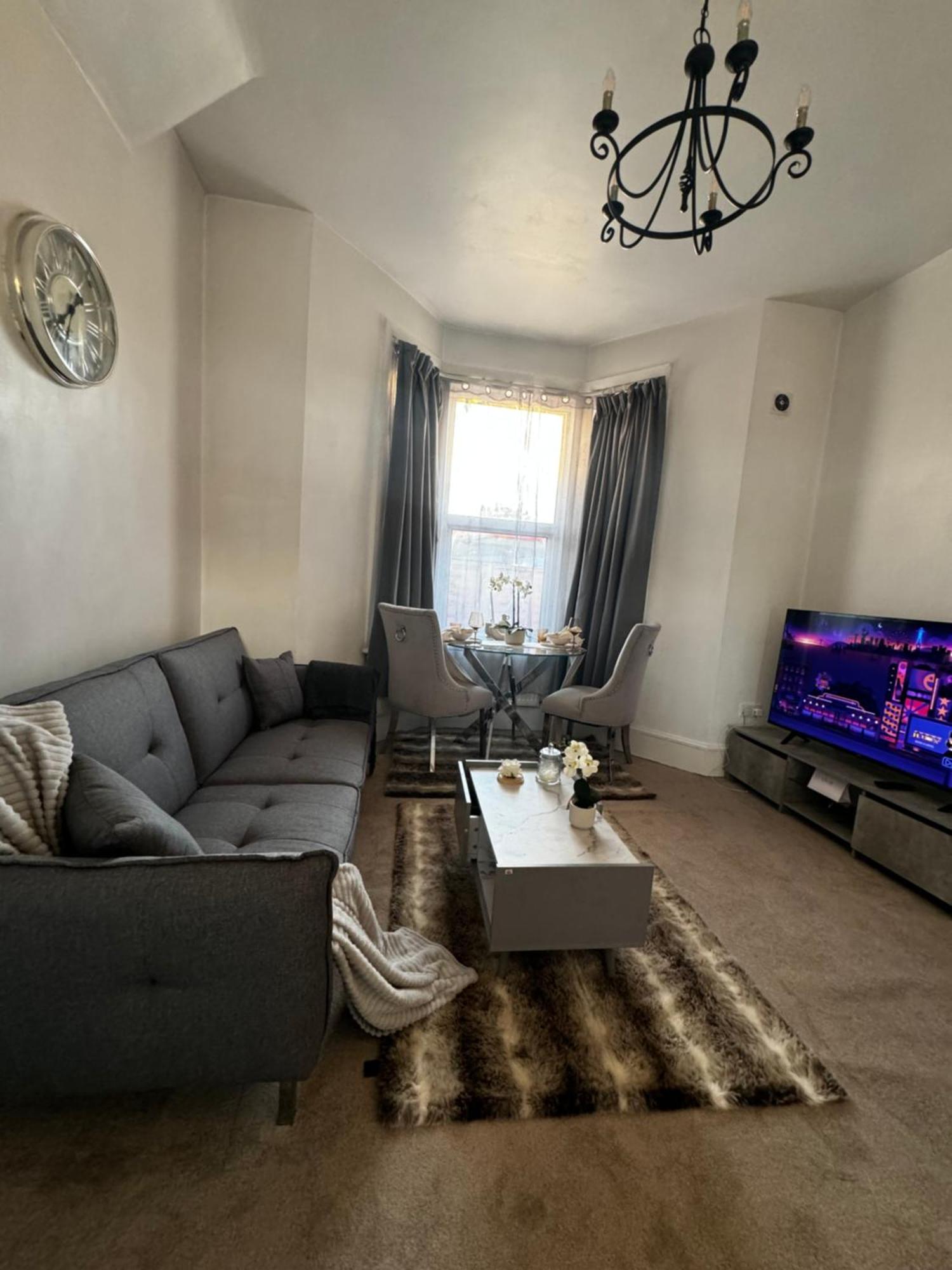 Entire 1Bed Stratford Westfield London Exterior photo