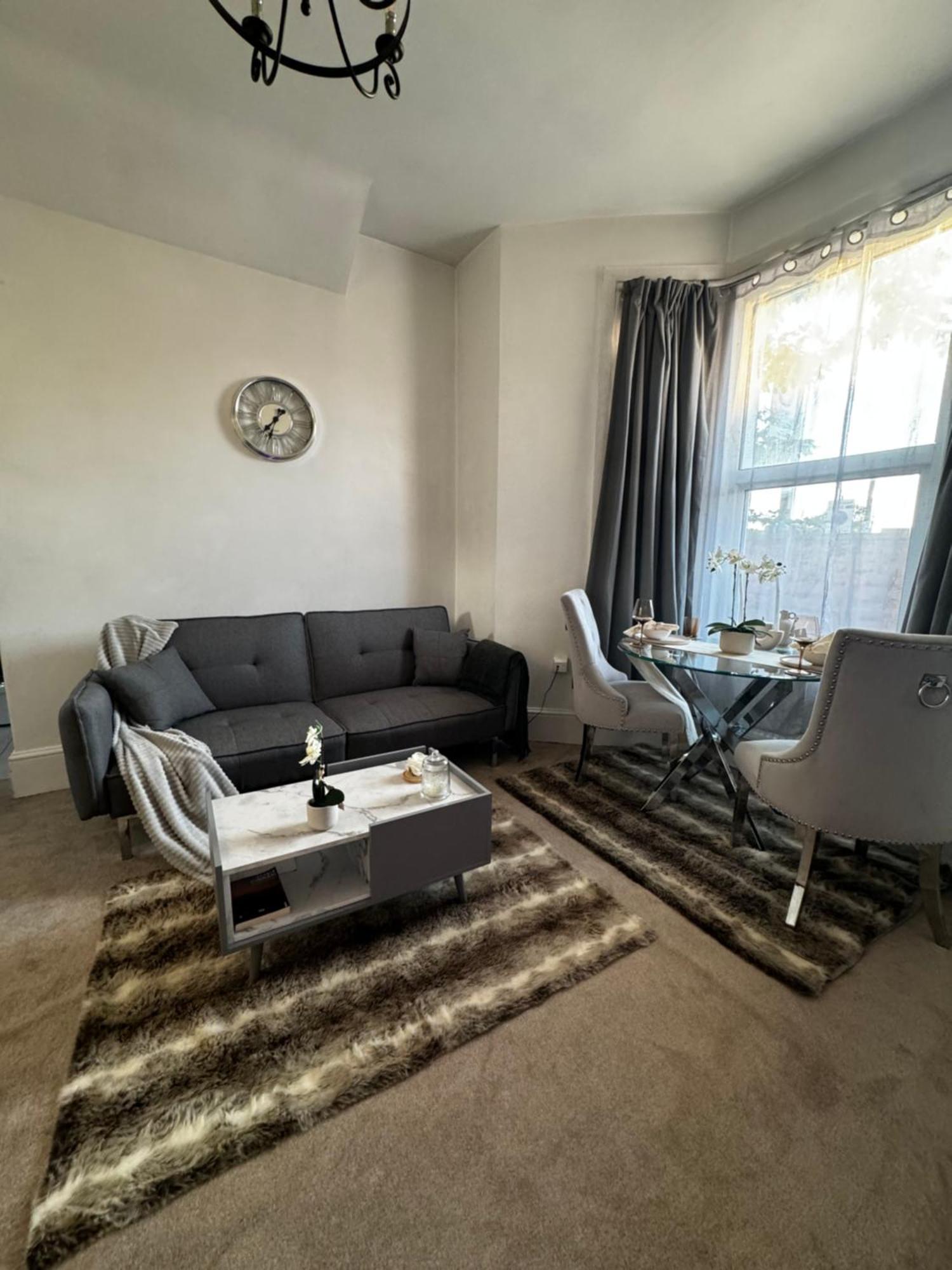 Entire 1Bed Stratford Westfield London Exterior photo